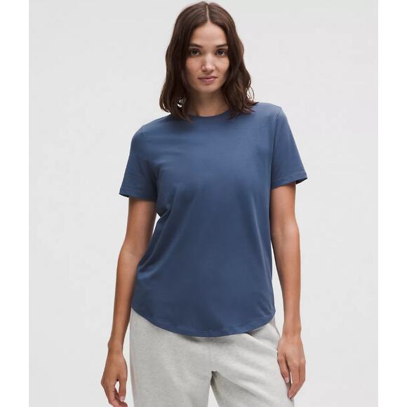 Lululemon Women's size 6 Blue Love Crewneck T-Shirt Blue Twill Athleisure - Picture 1 of 10